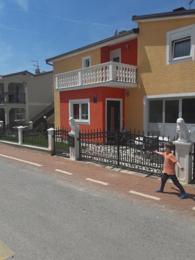 Apartment Radmani *